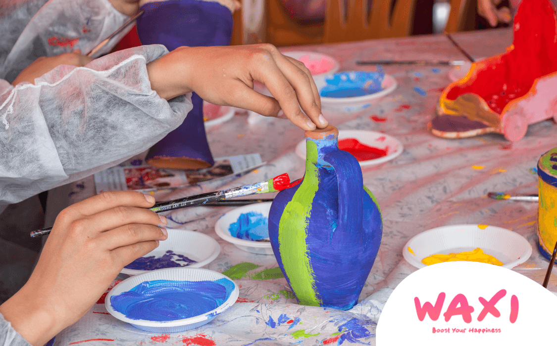 صورة الغلاف لباقة حفلة بالبيت: "ورشة الطين والرسم"