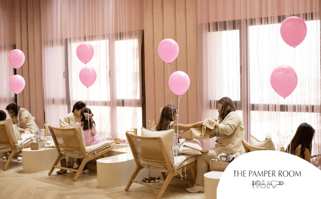 صورة غلاف الحزمة: "باقة عيد الميلاد الخاصة | صالون ذا بامبر روم"