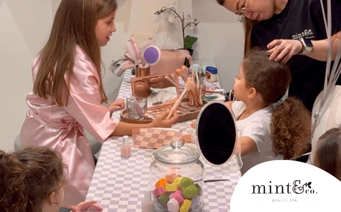 صورة غلاف الحزمة: "باقة يوم اللعب | صالون منت آند كو"