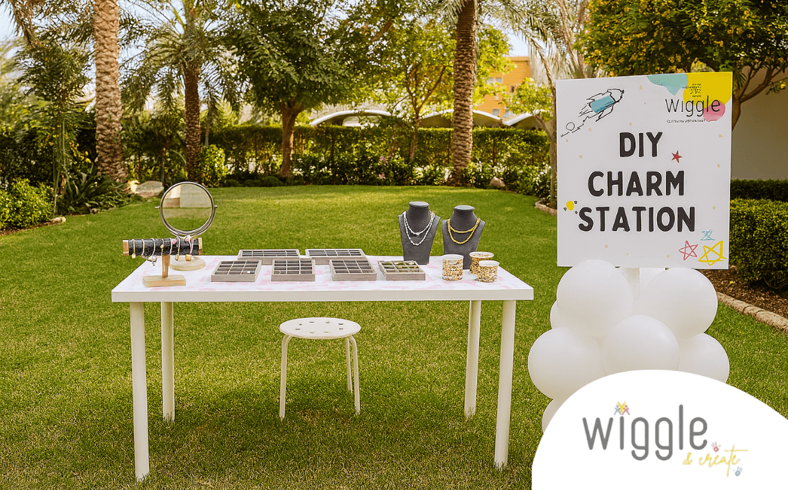 صورة الغلاف لباقة حفلة بالبيت: "ستيشن تشارمز"