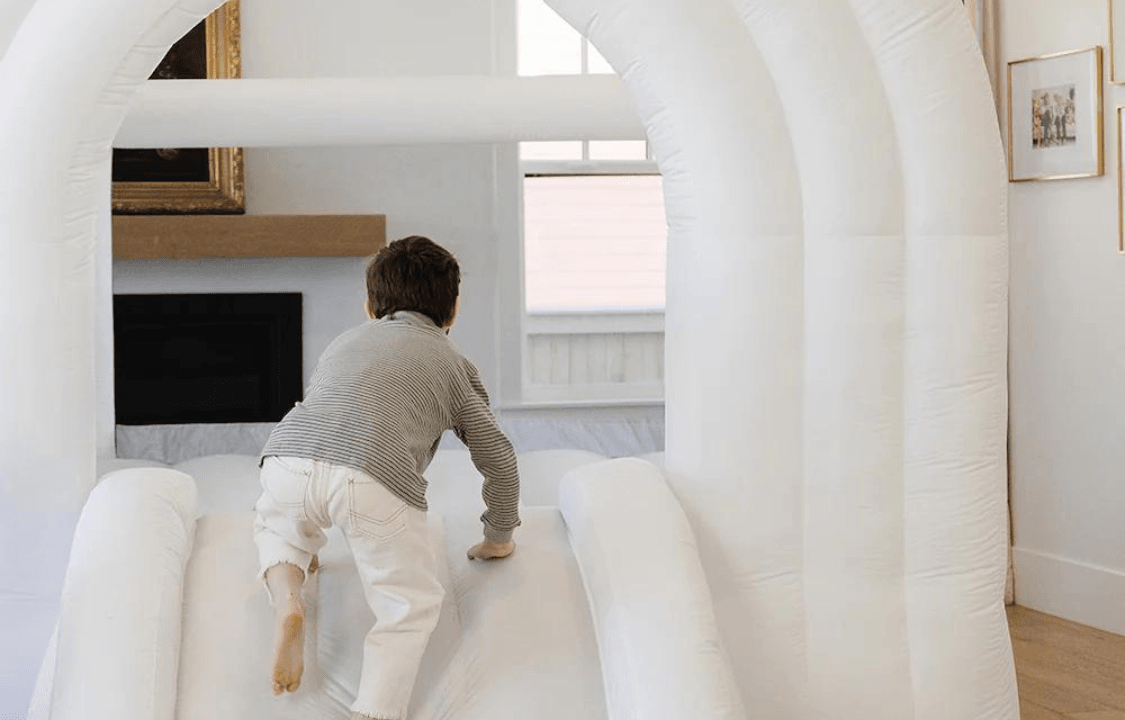 صورة القفز الأبيض