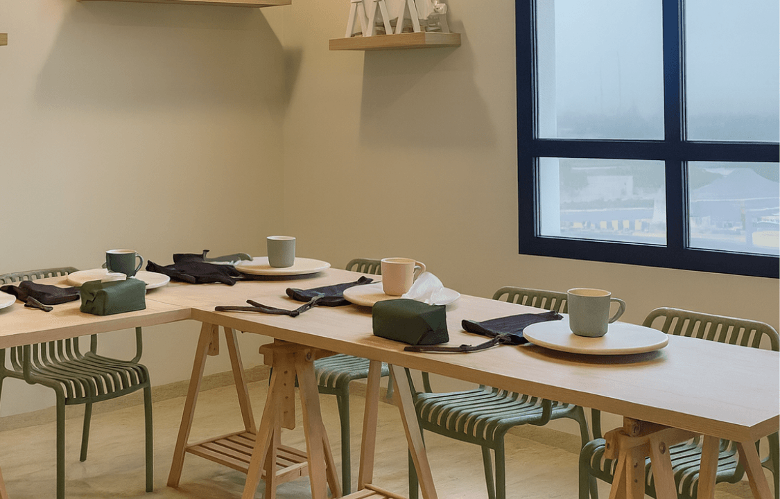 Image of Flower & Vase Decorating Party