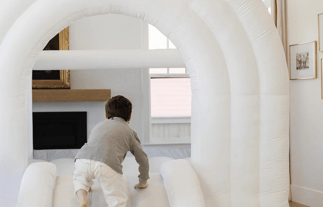 صورة القفز الأبيض